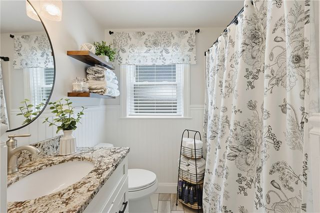 7 Whipple Avenue, Barrington, RI 02806