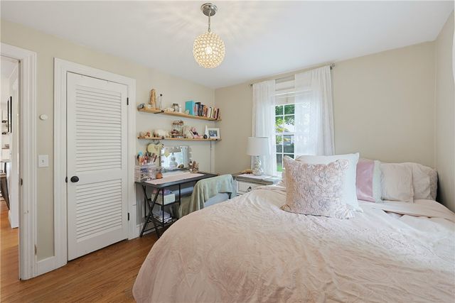 7 Whipple Avenue, Barrington, RI 02806