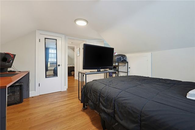 7 Whipple Avenue, Barrington, RI 02806