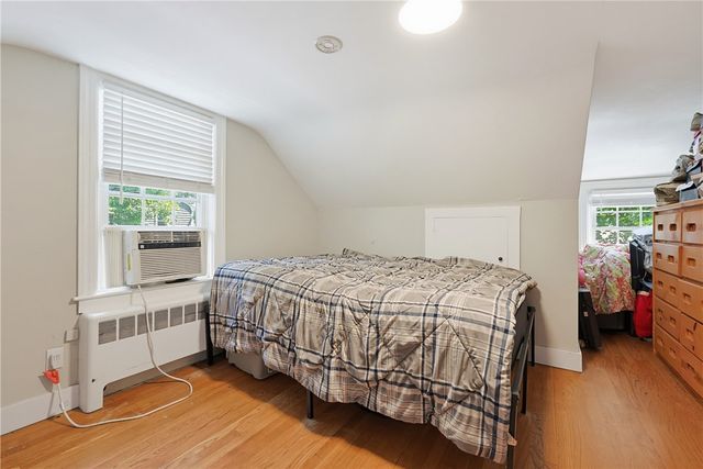 7 Whipple Avenue, Barrington, RI 02806