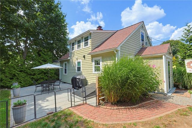 7 Whipple Avenue, Barrington, RI 02806