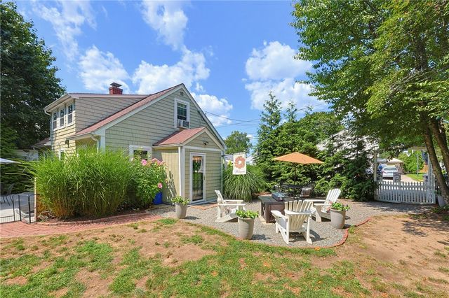 7 Whipple Avenue, Barrington, RI 02806
