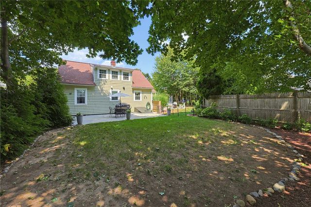 7 Whipple Avenue, Barrington, RI 02806