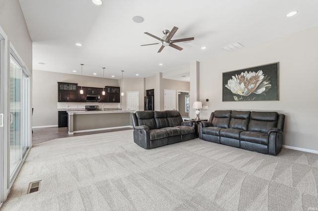 2130 Caesar Trail, Fort Wayne, IN 46818