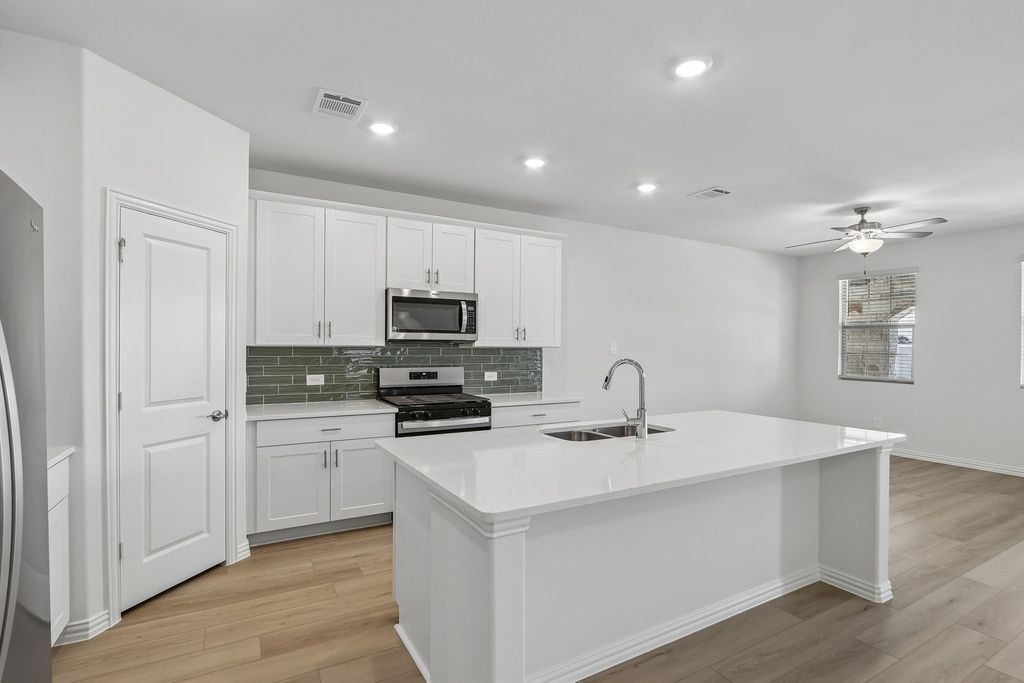 2612 Arches Lane, Corinth, TX 76210
