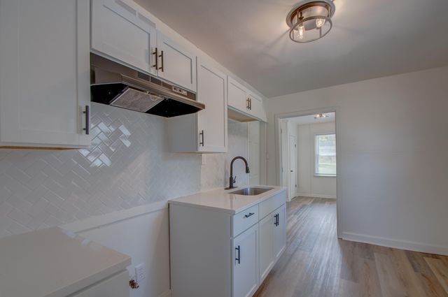 825 E 14th Avenue, Gary, IN 46407