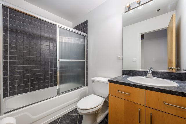 1751 N WESTERN Avenue 303, Chicago, IL 60647