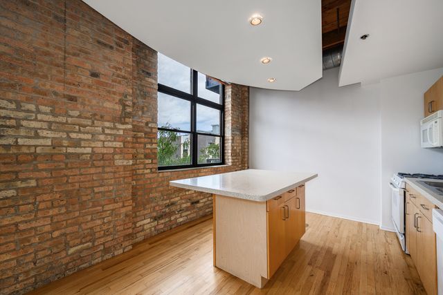 1751 N WESTERN Avenue 303, Chicago, IL 60647