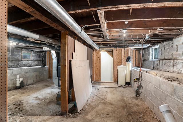 916 Yeomans Street, Ionia, MI 48846