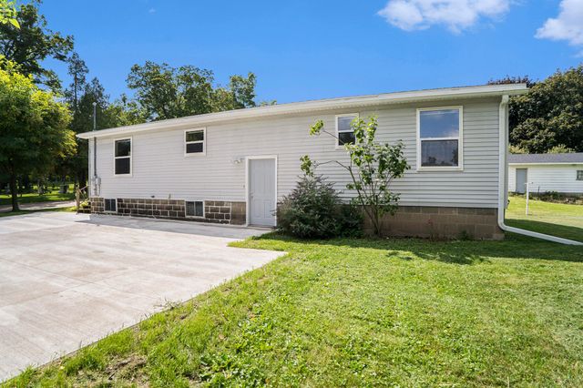 916 Yeomans Street, Ionia, MI 48846