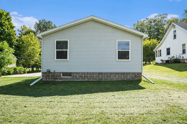 916 Yeomans Street, Ionia, MI 48846