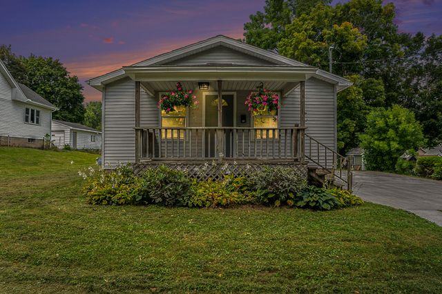 916 Yeomans Street, Ionia, MI 48846