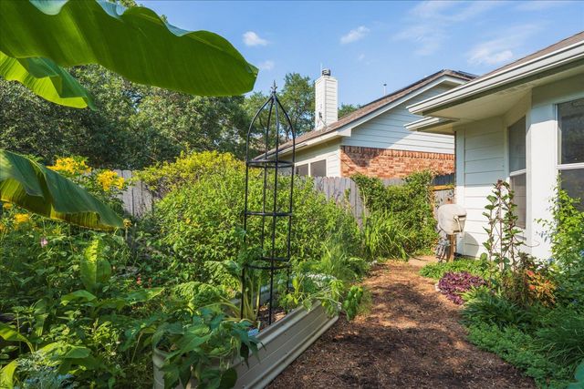 1915 Barnett DR, Cedar Park, TX 78613