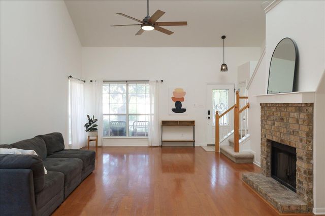 1915 Barnett DR, Cedar Park, TX 78613
