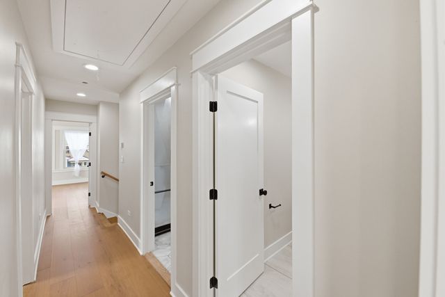 1323 Home Avenue, Berwyn, IL 60402