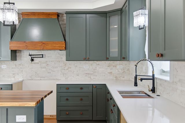 1323 Home Avenue, Berwyn, IL 60402