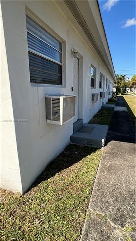 1995 NE 167th Street 1, North Miami Beach, FL 33162