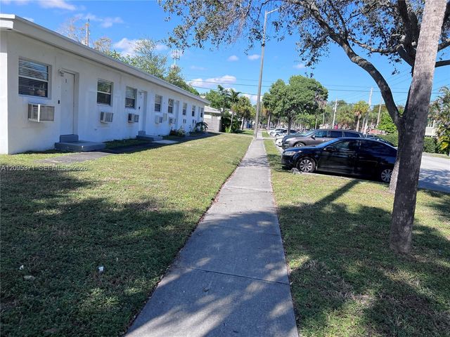 1995 NE 167th Street 1, North Miami Beach, FL 33162
