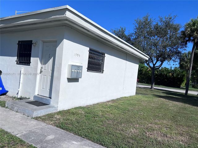 1995 NE 167th Street 1, North Miami Beach, FL 33162