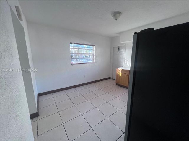 1995 NE 167th Street 1, North Miami Beach, FL 33162