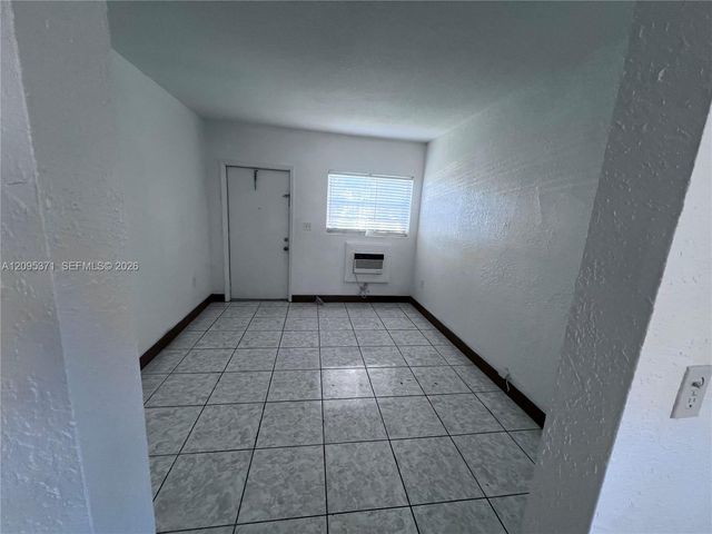 1995 NE 167th Street 1, North Miami Beach, FL 33162
