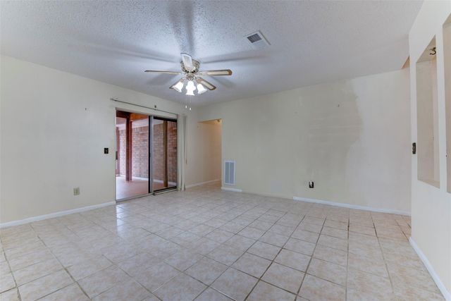 18015 Brooknoll Drive, Houston, TX 77084