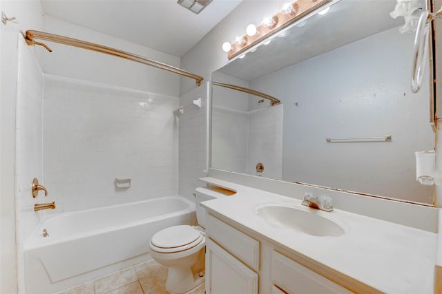 18015 Brooknoll Drive, Houston, TX 77084