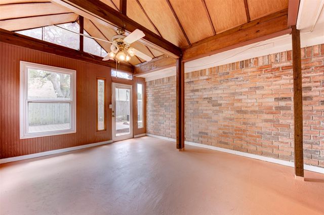 18015 Brooknoll Drive, Houston, TX 77084