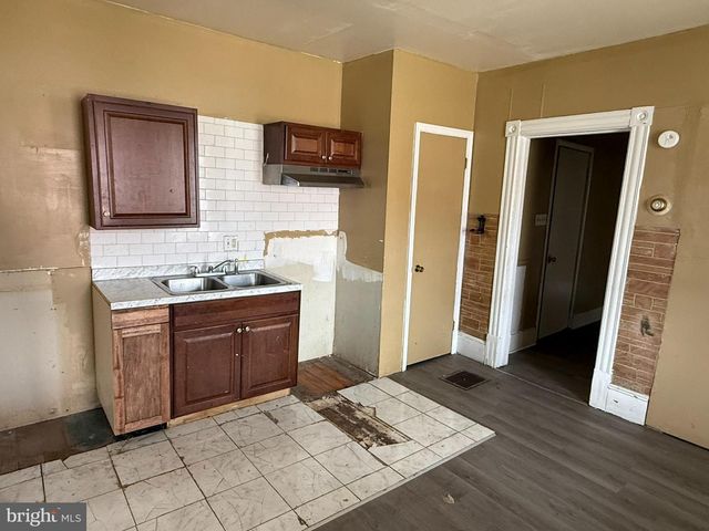 3 SHAW AVE, Lewistown, PA 17044