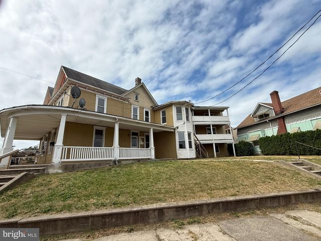 3 SHAW AVE, Lewistown, PA 17044