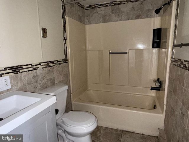 3 SHAW AVE, Lewistown, PA 17044