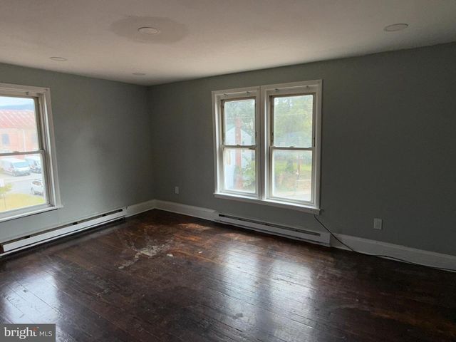 3 SHAW AVE, Lewistown, PA 17044