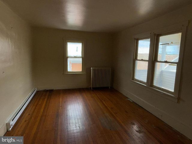 3 SHAW AVE, Lewistown, PA 17044