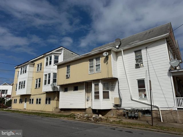 3 SHAW AVE, Lewistown, PA 17044