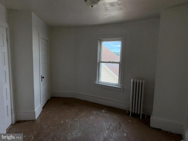 3 SHAW AVE, Lewistown, PA 17044