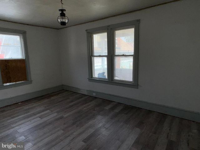 3 SHAW AVE, Lewistown, PA 17044