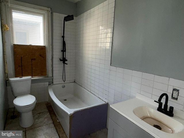 3 SHAW AVE, Lewistown, PA 17044