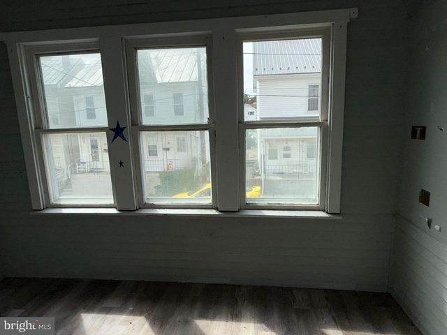 3 SHAW AVE, Lewistown, PA 17044