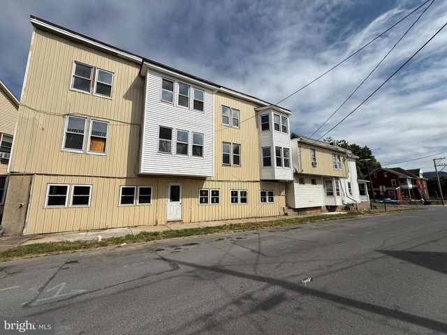 3 SHAW AVE, Lewistown, PA 17044