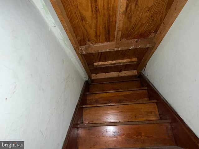 3 SHAW AVE, Lewistown, PA 17044