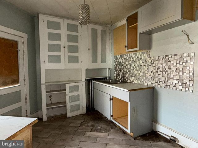 3 SHAW AVE, Lewistown, PA 17044