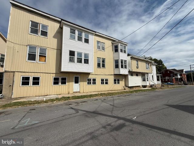 3 SHAW AVE, Lewistown, PA 17044