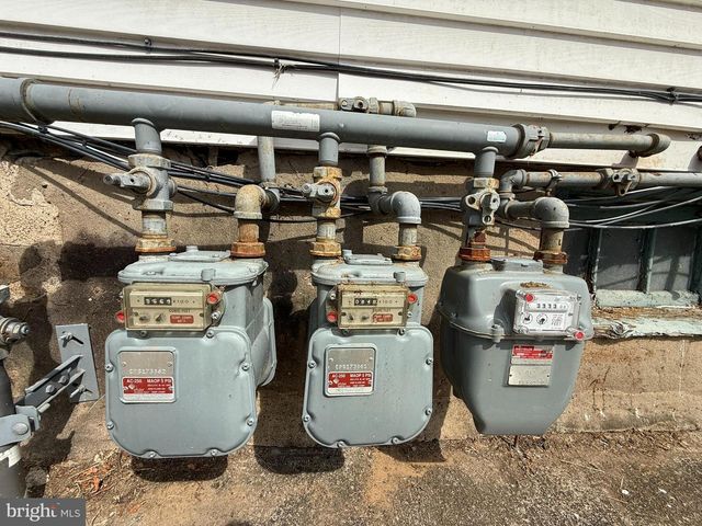 3 SHAW AVE, Lewistown, PA 17044