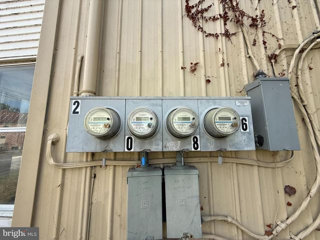 3 SHAW AVE, Lewistown, PA 17044