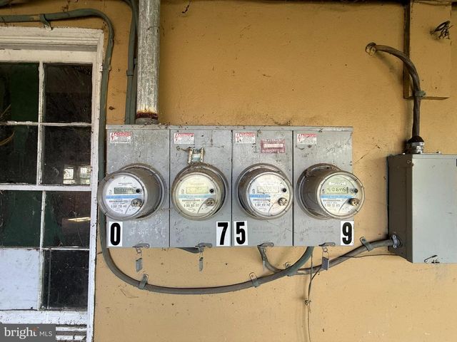 3 SHAW AVE, Lewistown, PA 17044