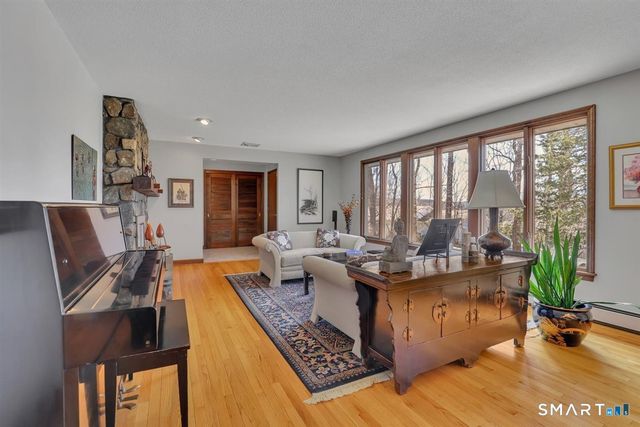 179 Blue Ridge Drive, Manchester, CT 06040