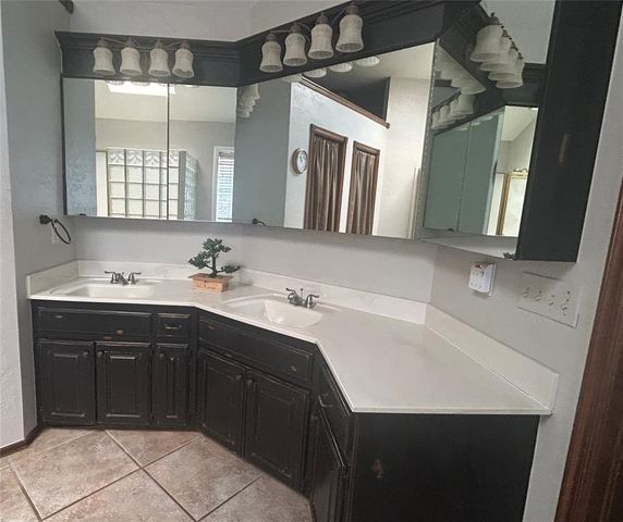 6625 NW 115th Street, Oklahoma City, OK 73162