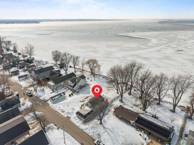 2963 SUNSET POINT LANE, Oshkosh, WI 54904