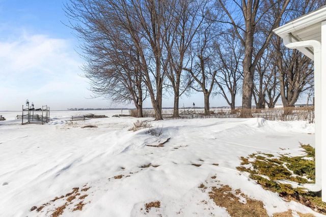 2963 SUNSET POINT LANE, Oshkosh, WI 54904