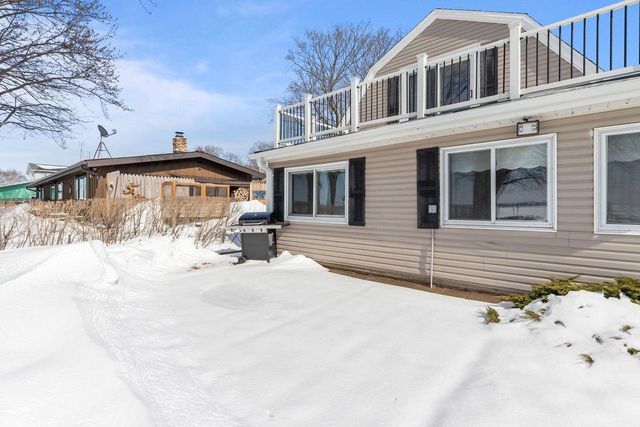 2963 SUNSET POINT LANE, Oshkosh, WI 54904